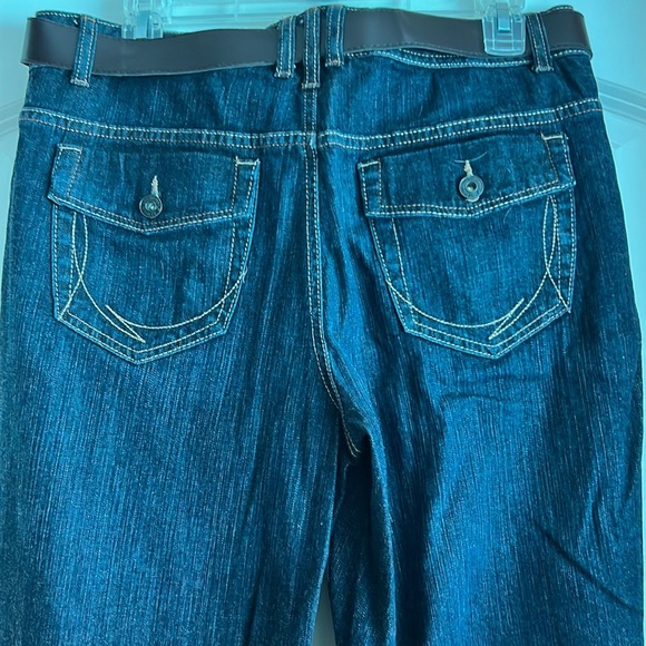 Gloria Vanderbilt Jeans with belt, never worn, like new, Size 8, Blue - Picture 5 of 6